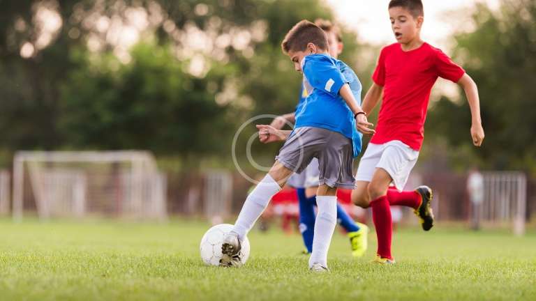 What’s the Right Age to Start Playing Football?